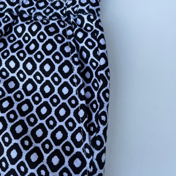 J Crew black and white shorts size 2 - Picture 4 of 7